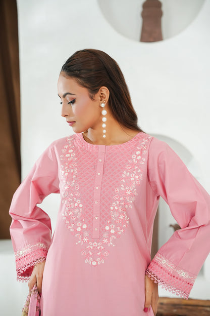 Amna Khuram – Peach JAL Embroidery Neck Cotton Lawn 3PC Stitched