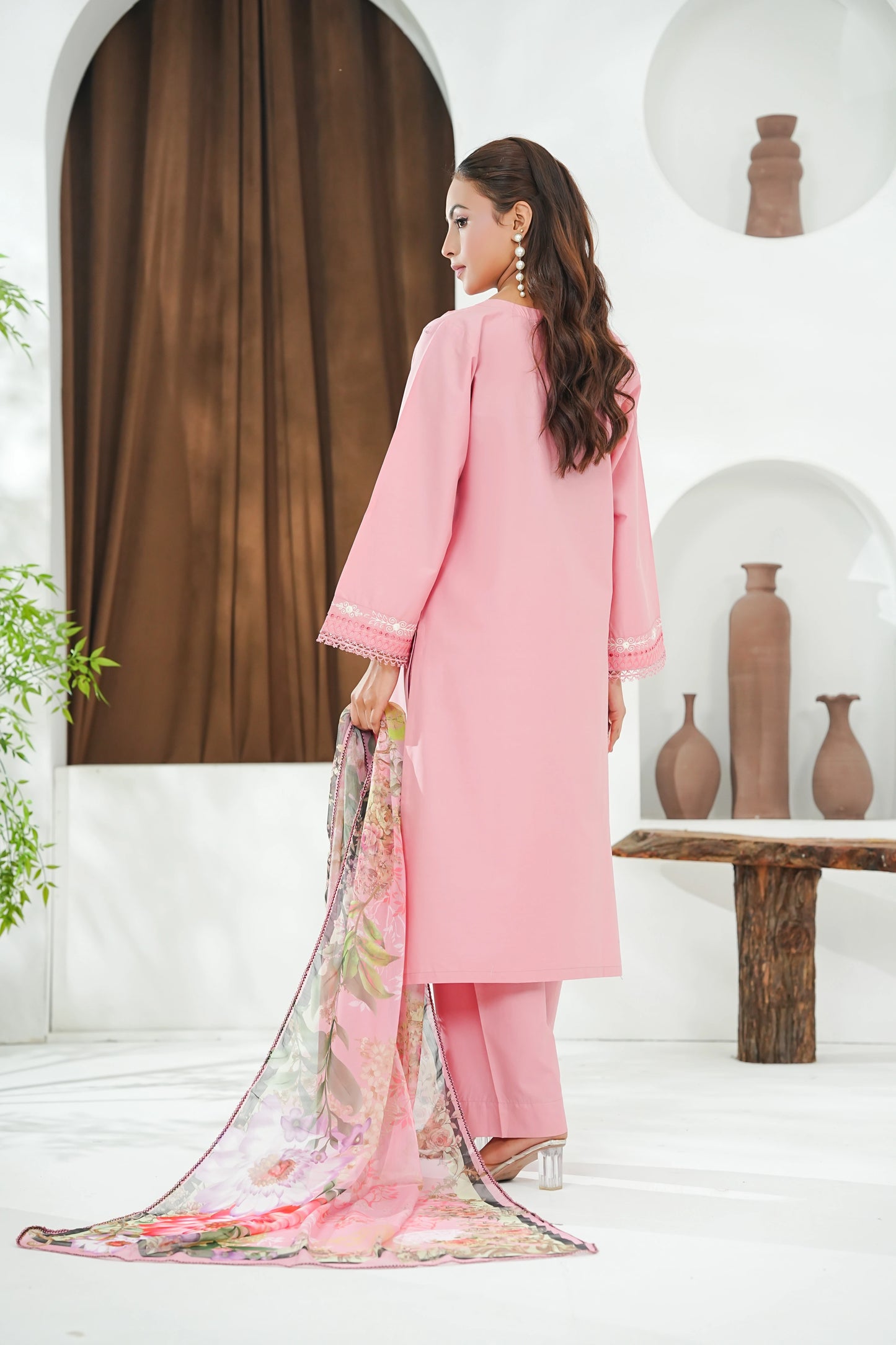 Amna Khuram – Peach JAL Embroidery Neck Cotton Lawn 3PC Stitched