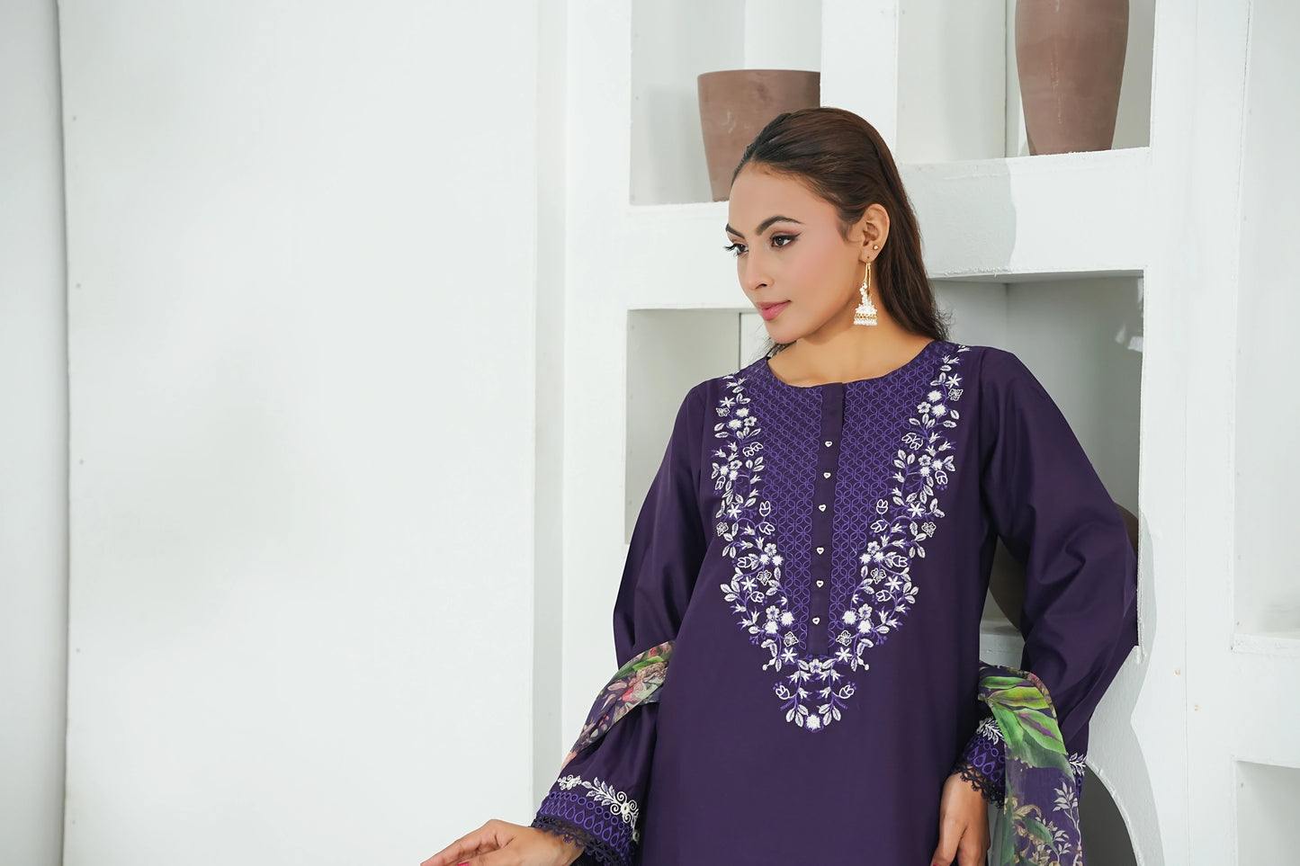 Amna Khuram – Purple JAL Embroidery Neck Cotton Lawn 3PC Stitched