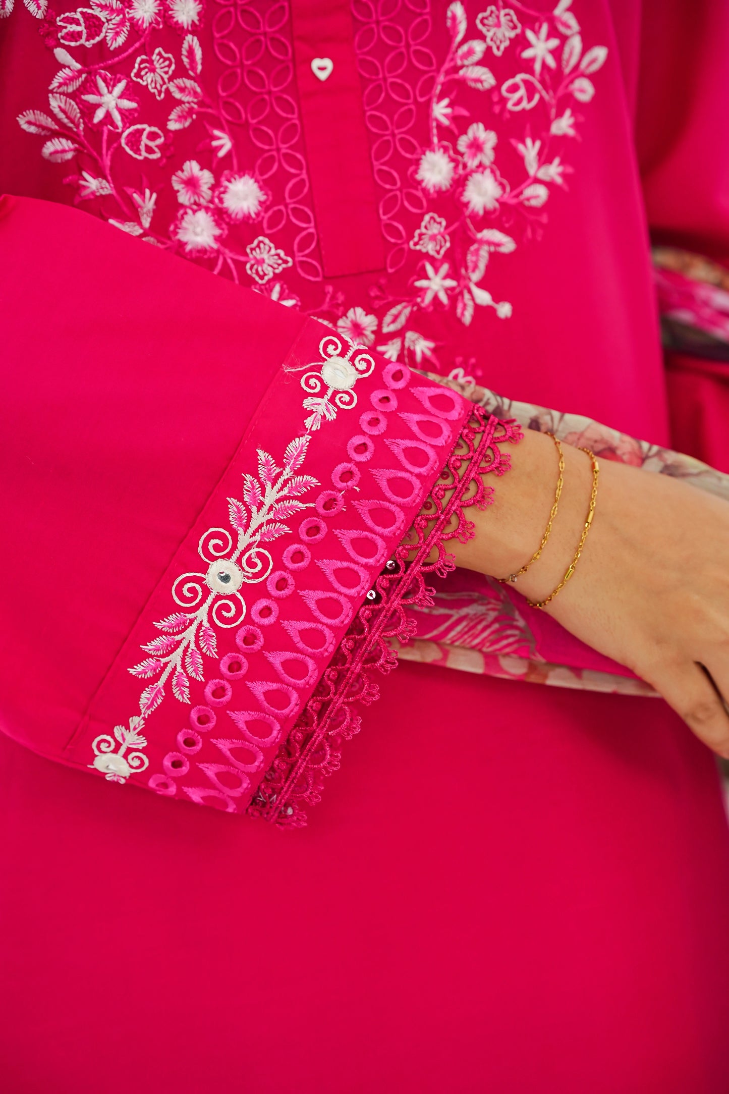 Amna Khuram – Deep Pink (D. Pink) JAL Embroidery Neck Cotton Lawn 3PC Stitched