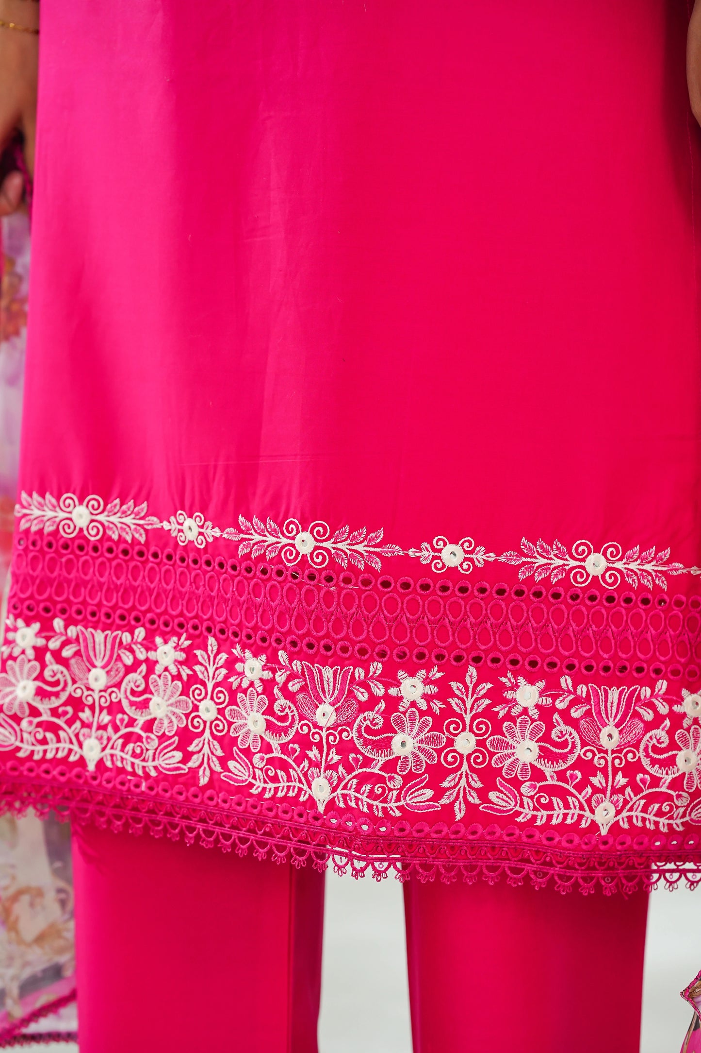 Amna Khuram – Deep Pink (D. Pink) JAL Embroidery Neck Cotton Lawn 3PC Stitched