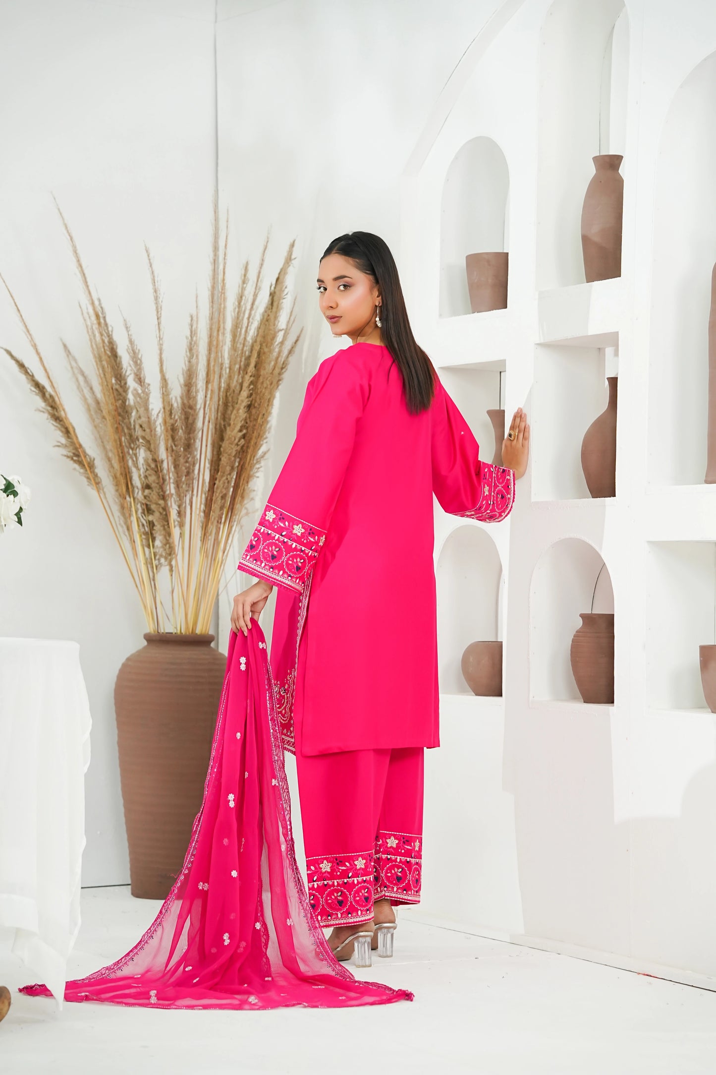 Amna Khuram – PINK Embroidered 3PC Cotton Lawn Stitched Outfit