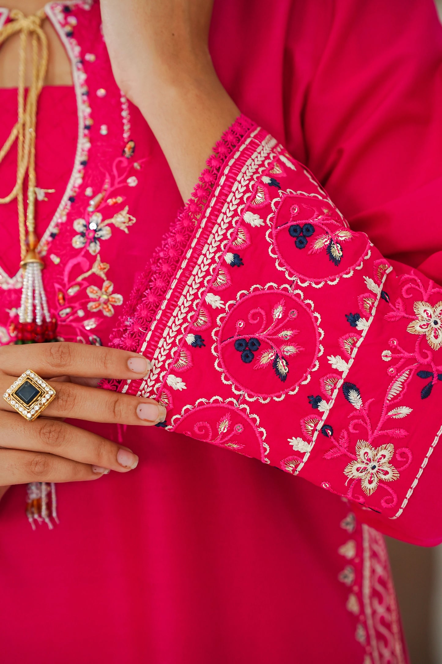 Amna Khuram – PINK Embroidered 3PC Cotton Lawn Stitched Outfit