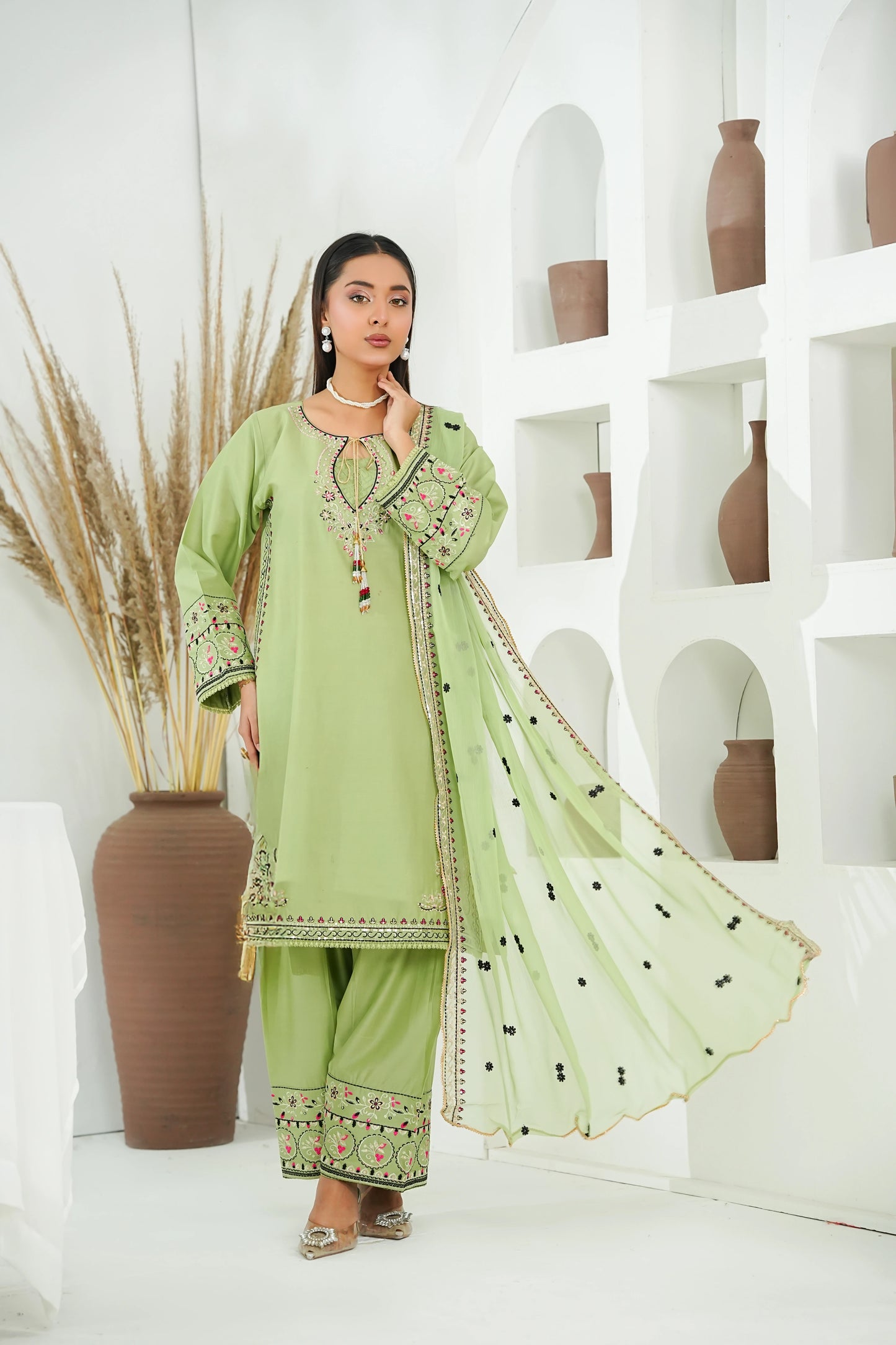 Amna Khuram – PISTA Embroidered 3PC Cotton Lawn Stitched Outfit