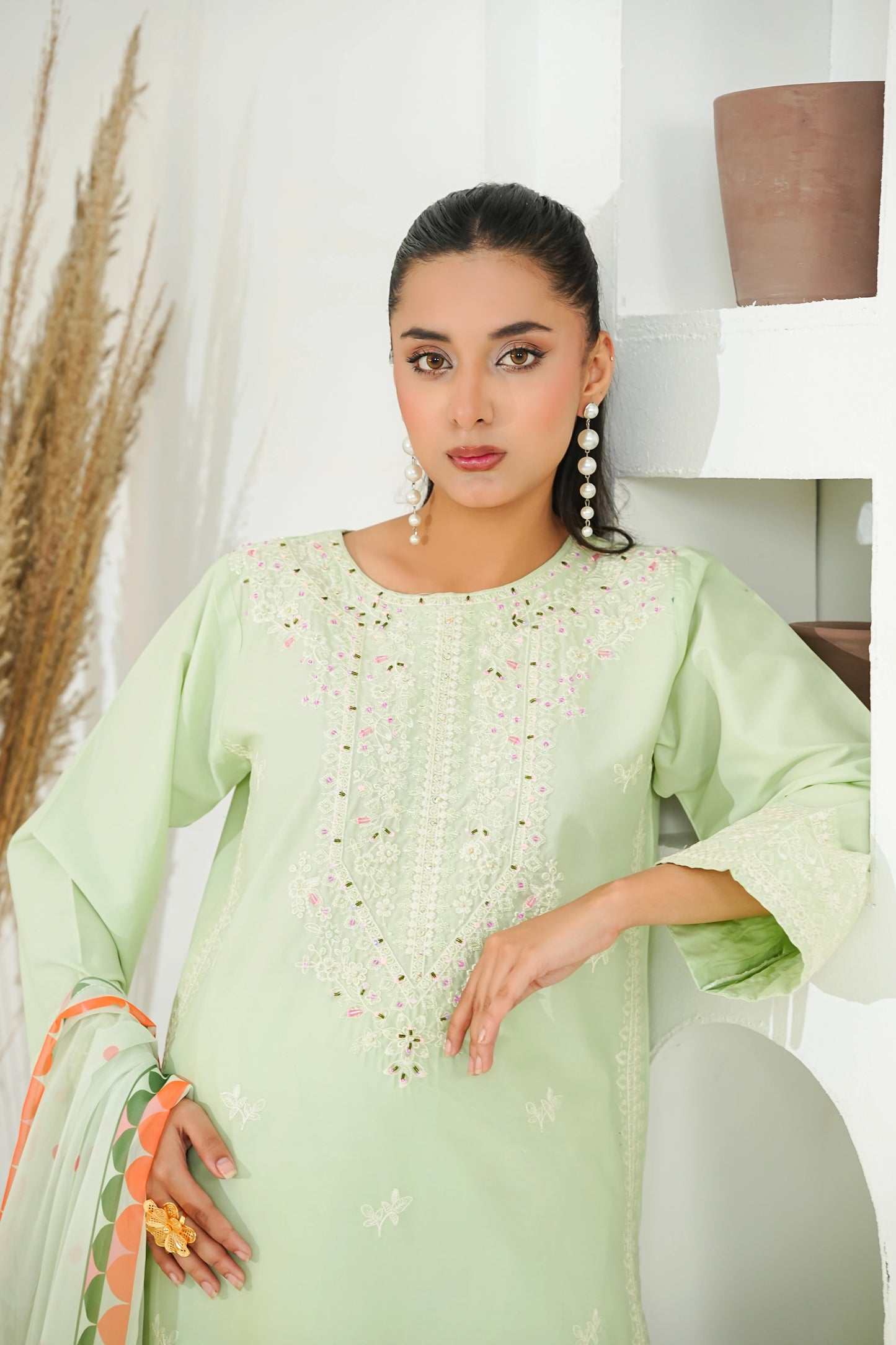 Amna Khuram – MINT Cut Dana Emb Neck 3PC Cotton Lawn Stitched Suit