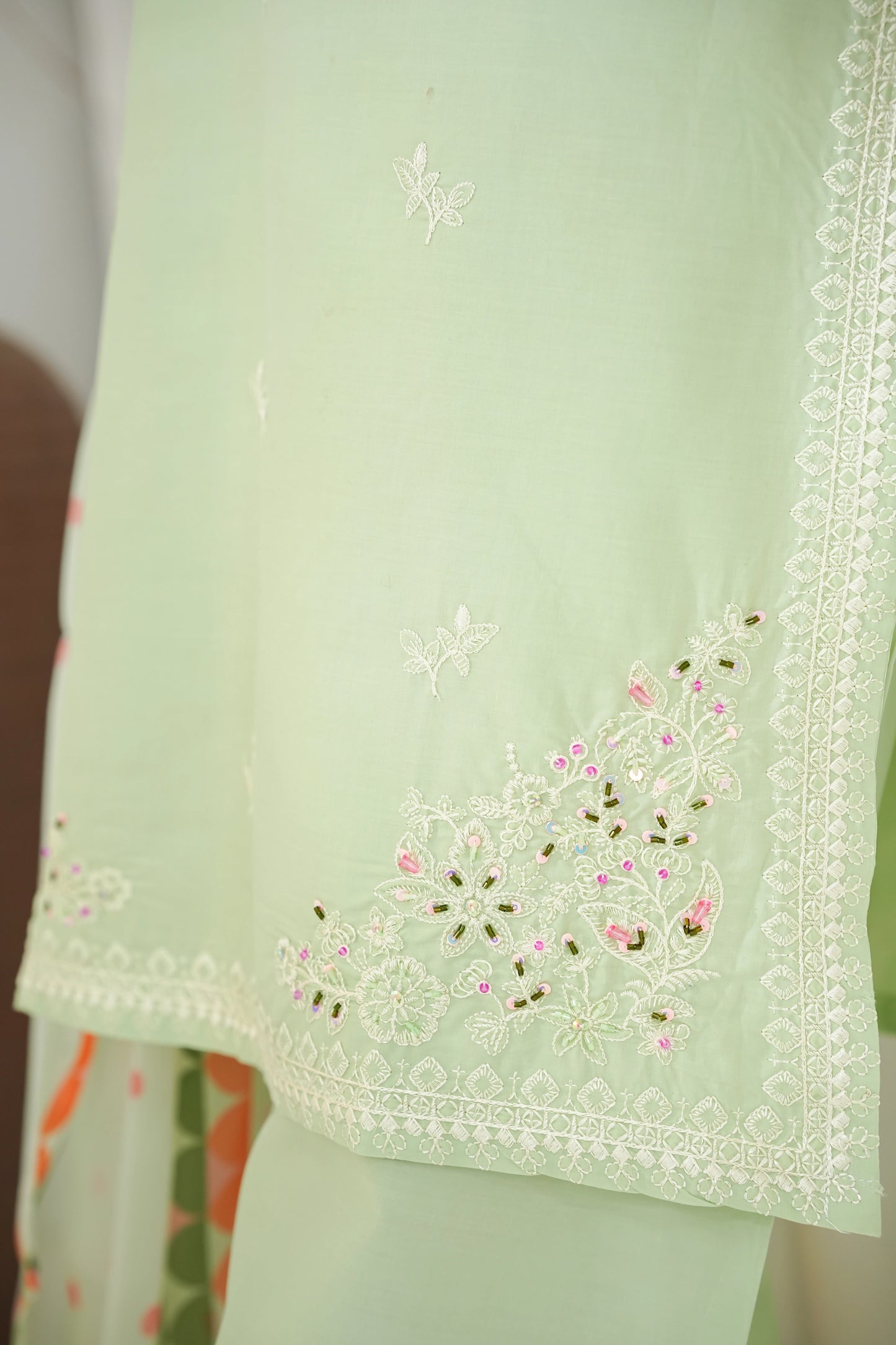Amna Khuram – MINT Cut Dana Emb Neck 3PC Cotton Lawn Stitched Suit