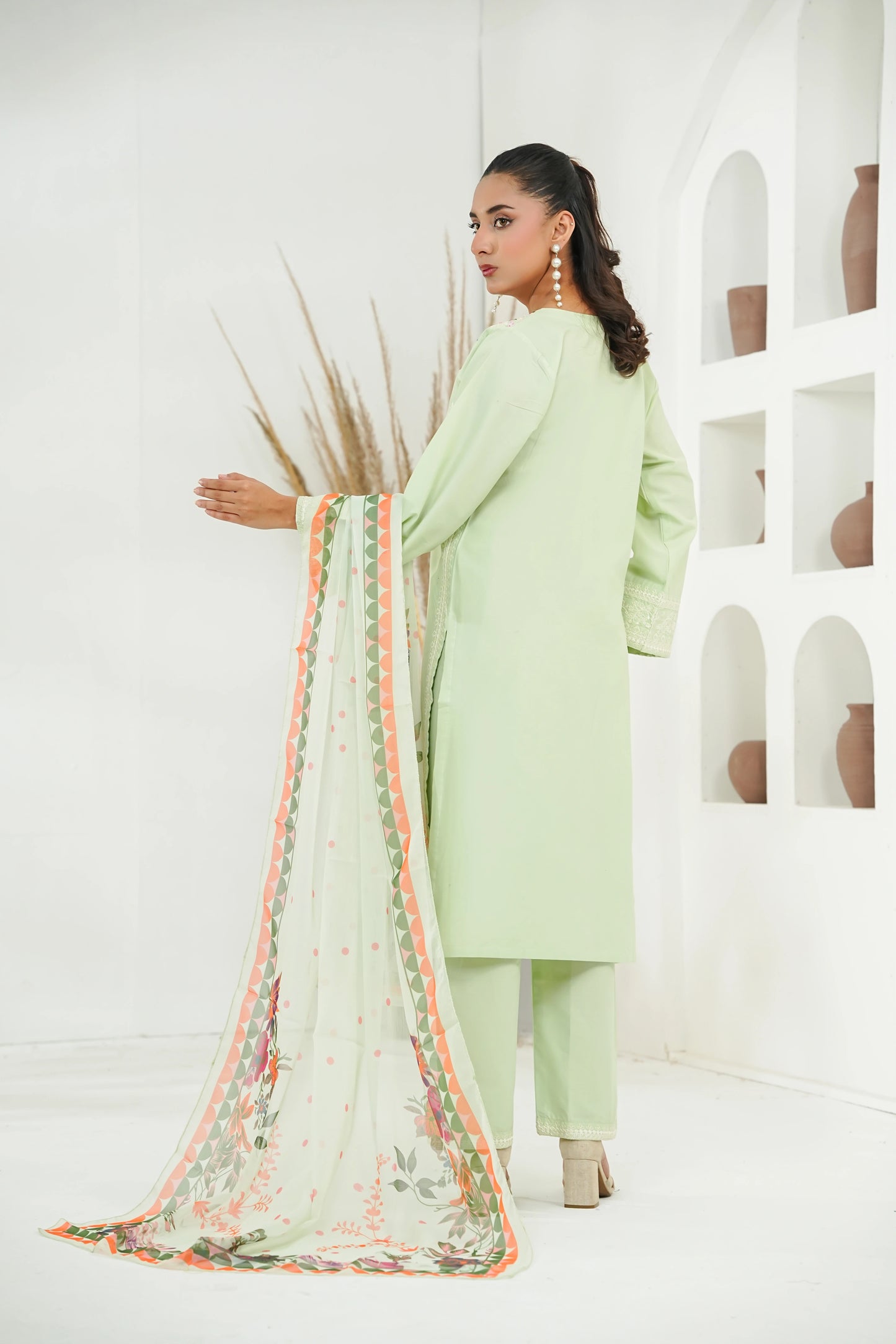 Amna Khuram – MINT Cut Dana Emb Neck 3PC Cotton Lawn Stitched Suit
