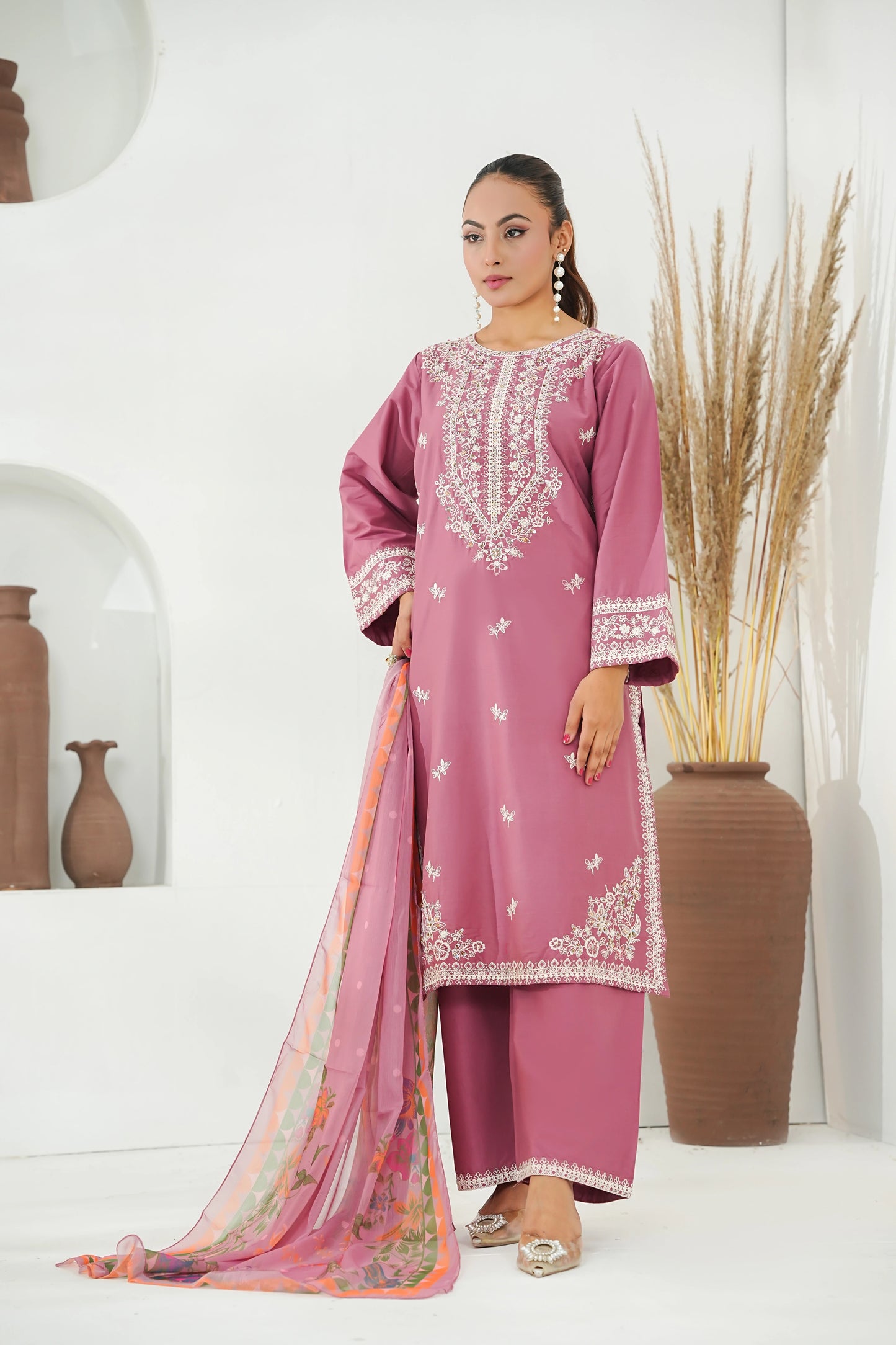Amna Khuram – LILAC Cut Dana Emb Neck 3PC Cotton Lawn Stitched Suit