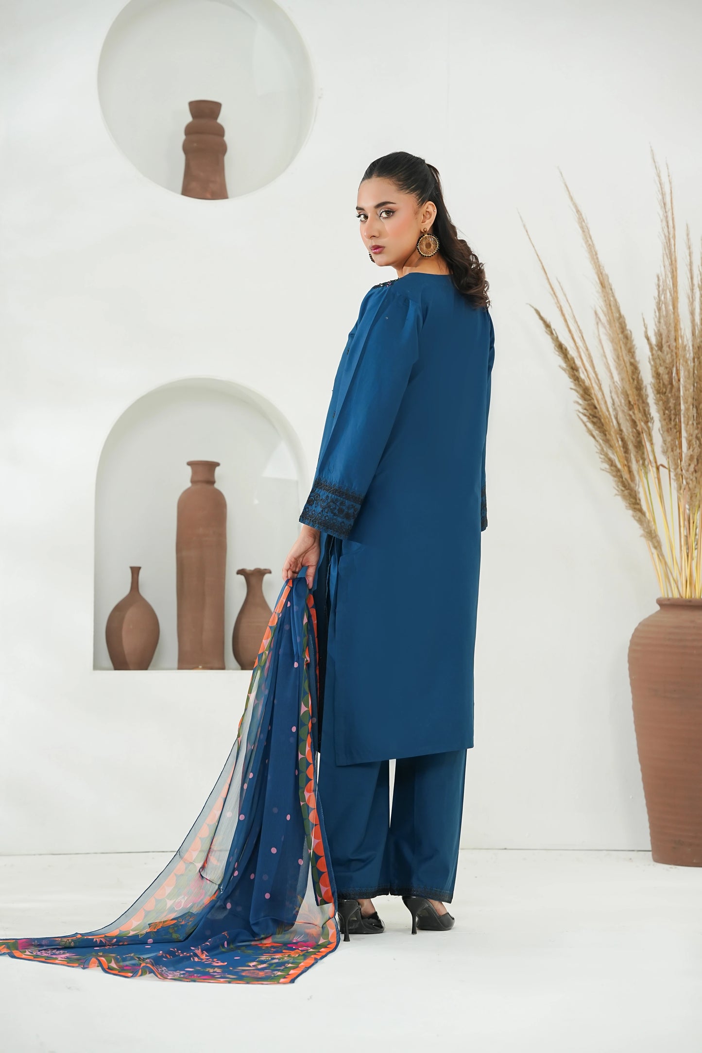 Amna Khuram – BLUE Cut Dana Emb Neck 3PC Cotton Lawn Stitched Suit