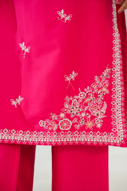 Amna Khuram – D.PINK Cut Dana Emb Neck 3PC Cotton Lawn Stitched Suit