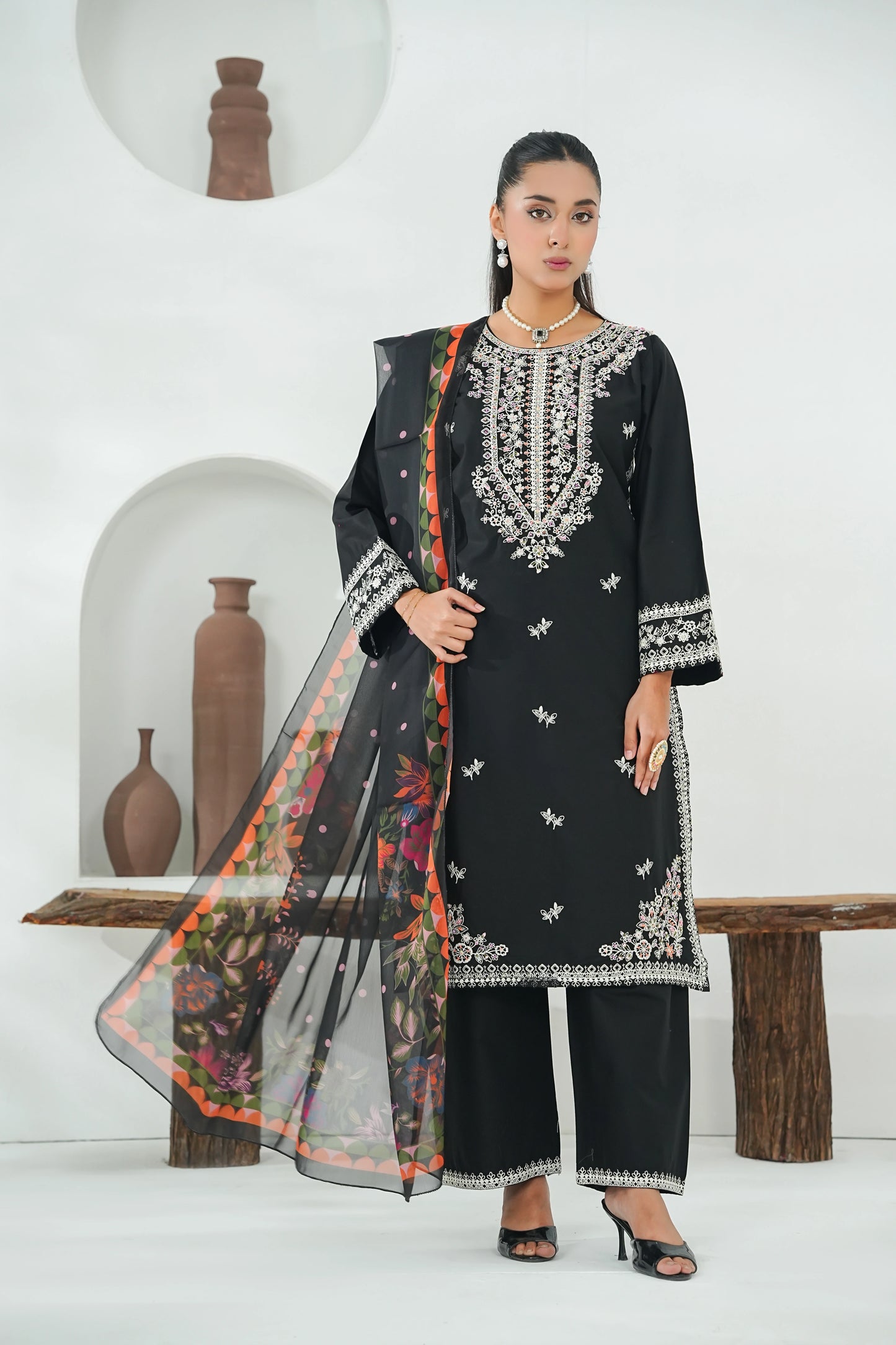 Amna Khuram – BLACK Cut Dana Emb Neck 3PC Cotton Lawn Stitched Suit
