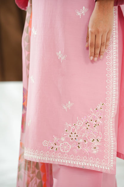 Amna Khuram – PEACH Cut Dana Emb Neck 3PC Cotton Lawn Stitched Suit