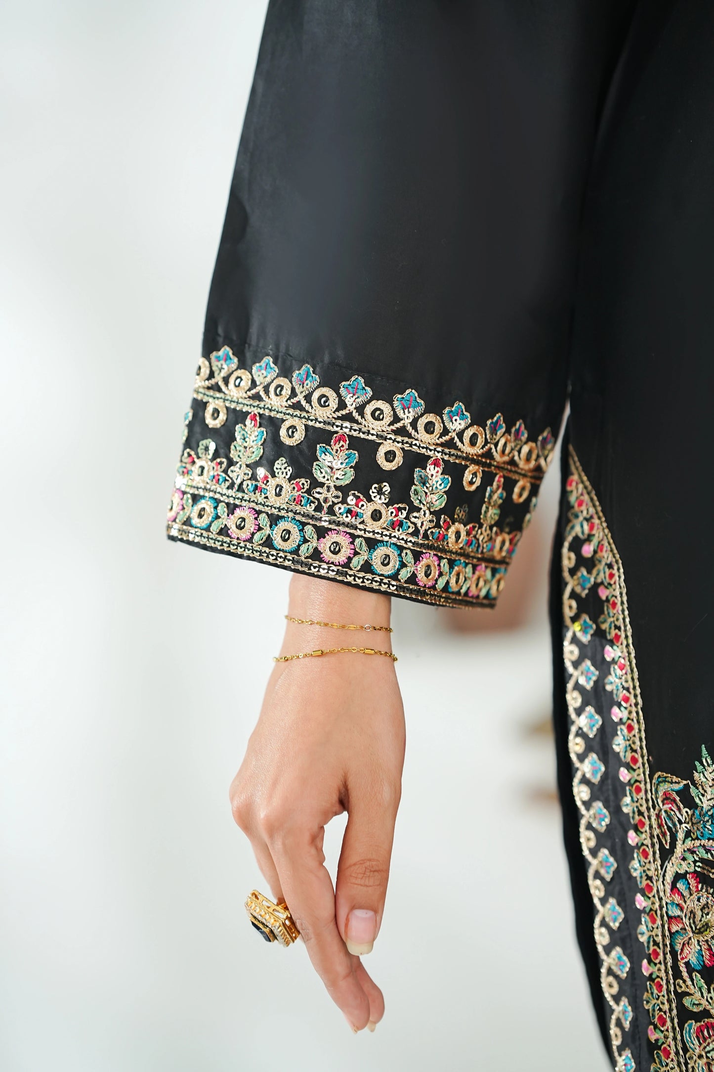 Amna Khuram – BLACK Charizma Style 3PC Cotton Lawn Stitched Suit