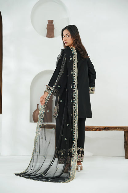 Amna Khuram – BLACK Charizma Style 3PC Cotton Lawn Stitched Suit
