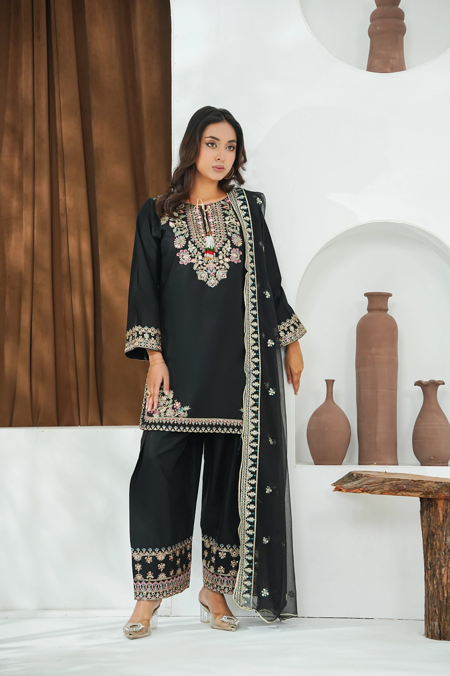 Amna Khuram – BLACK Charizma Style 3PC Cotton Lawn Stitched Suit