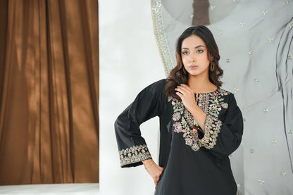 Amna Khuram – BLACK Charizma Style 3PC Cotton Lawn Stitched Suit