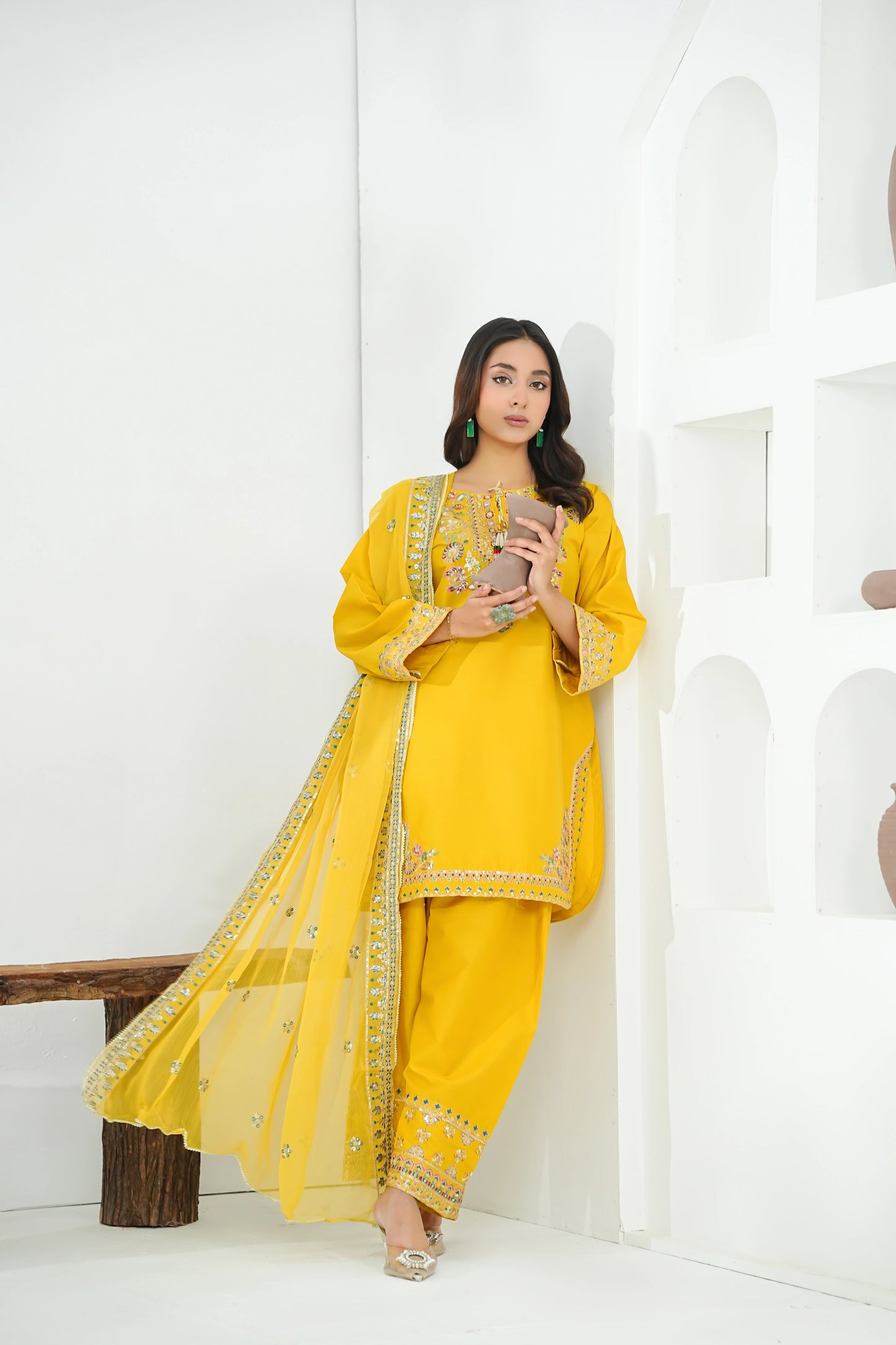 Amna Khuram – Yellow Charizma Style 3PC Cotton Lawn Stitched Suit