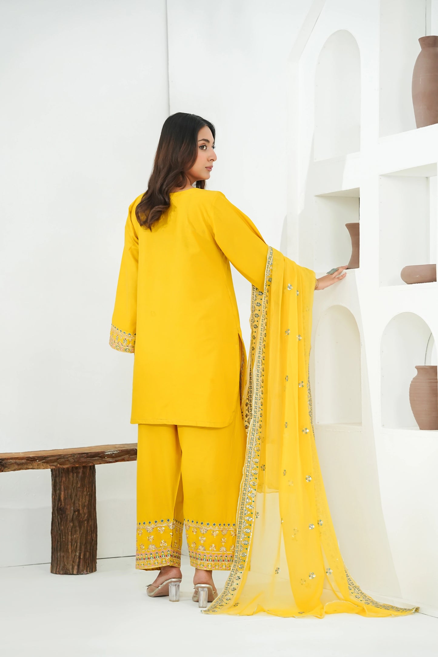 Amna Khuram – Yellow Charizma Style 3PC Cotton Lawn Stitched Suit