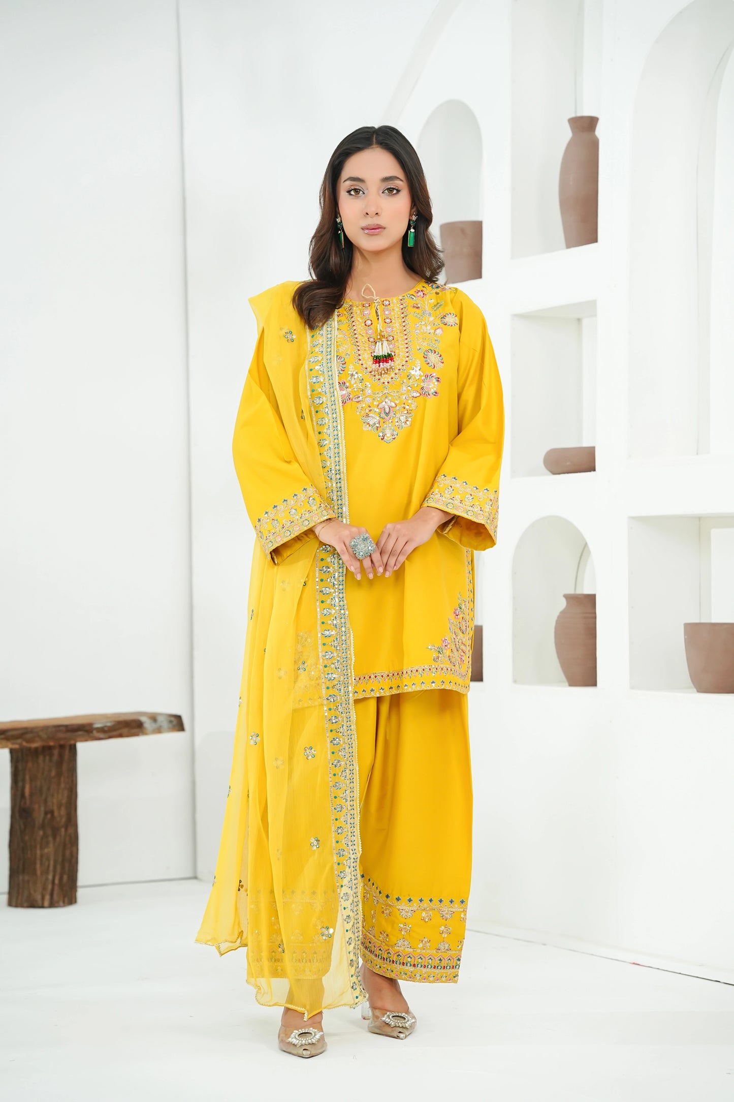 Amna Khuram – Yellow Charizma Style 3PC Cotton Lawn Stitched Suit