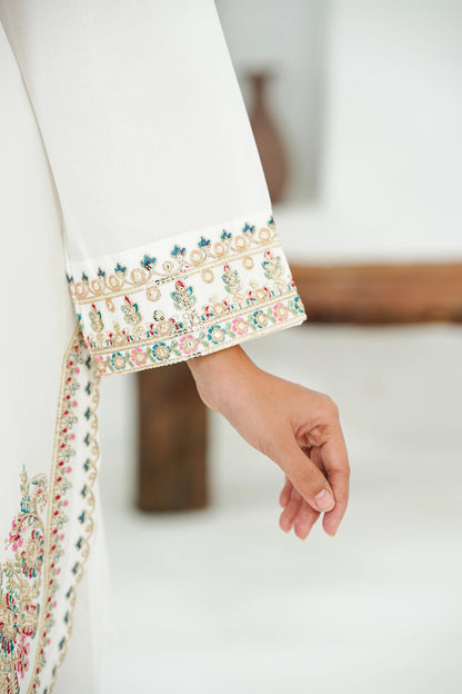 Amna Khuram – White Charizma Style 3PC Cotton Lawn Stitched Suit