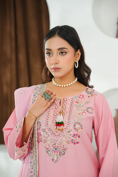 Amna Khuram – Peach Charizma Style 3PC Cotton Lawn Stitched Suit