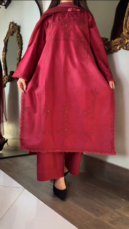 Elegant Cotton Lawn Embroidered 3PC Suit with Digital Printed Dupatta