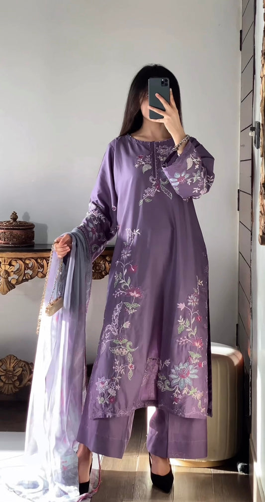 Amna Khurram – 3 Piece Lawn Embroidered Suit with Chiffon Dupatta