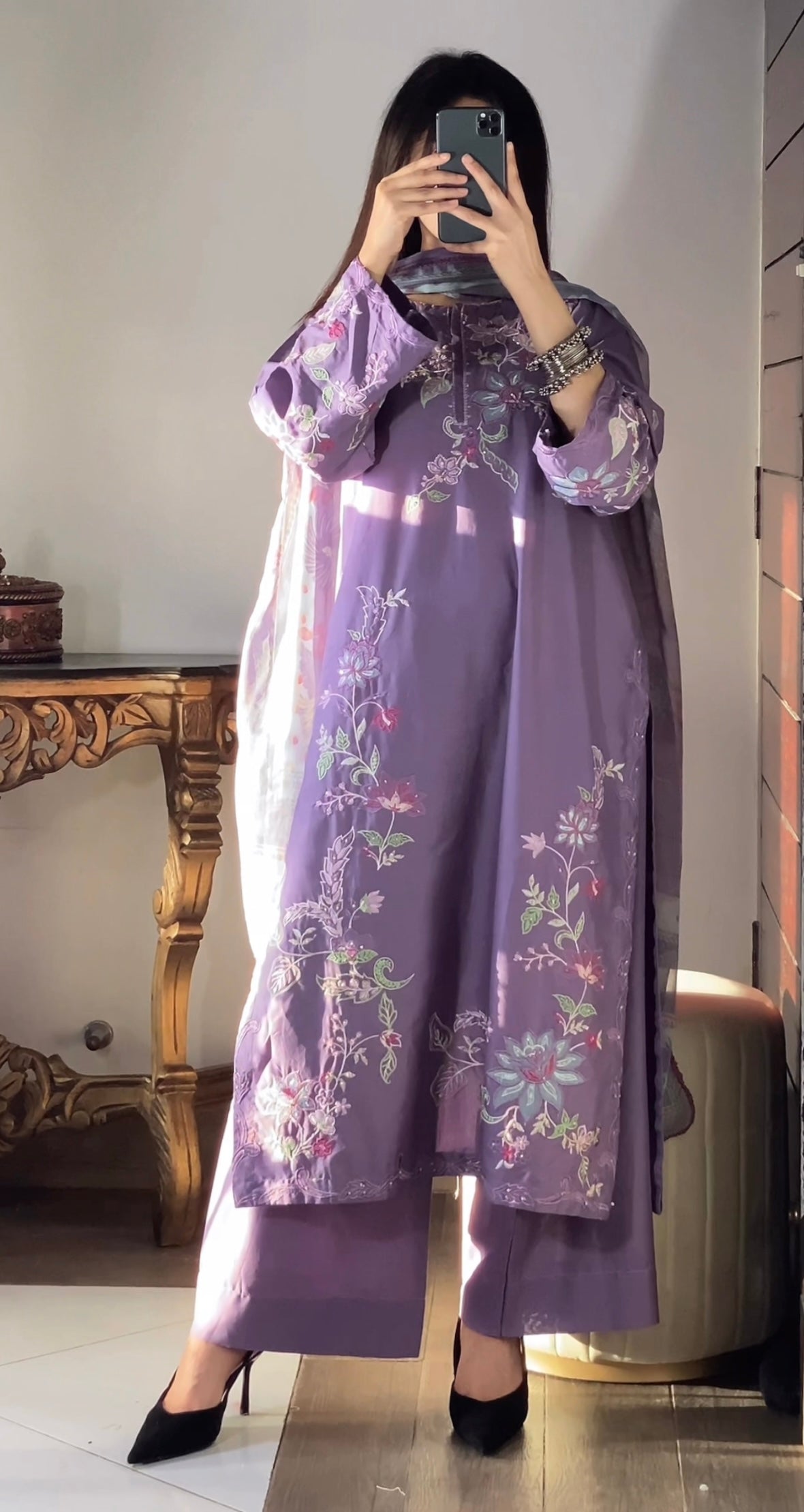 Amna Khurram – 3 Piece Lawn Embroidered Suit with Chiffon Dupatta