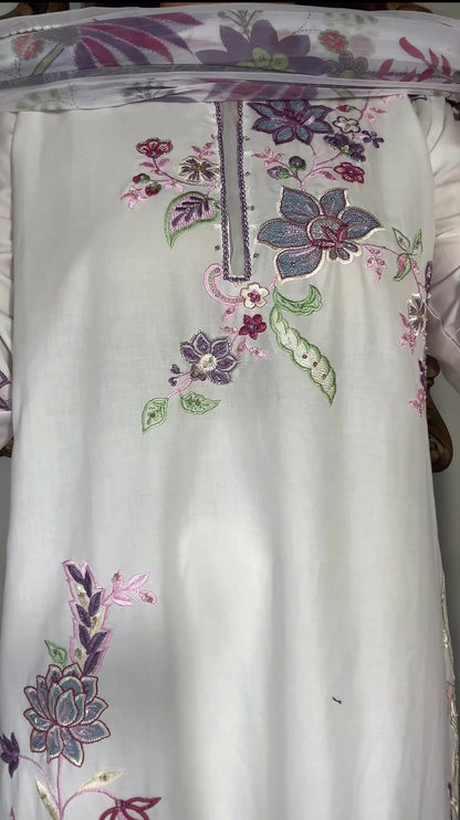 Amna Khurram – 3 Piece Lawn Embroidered Suit with Chiffon Dupatta
