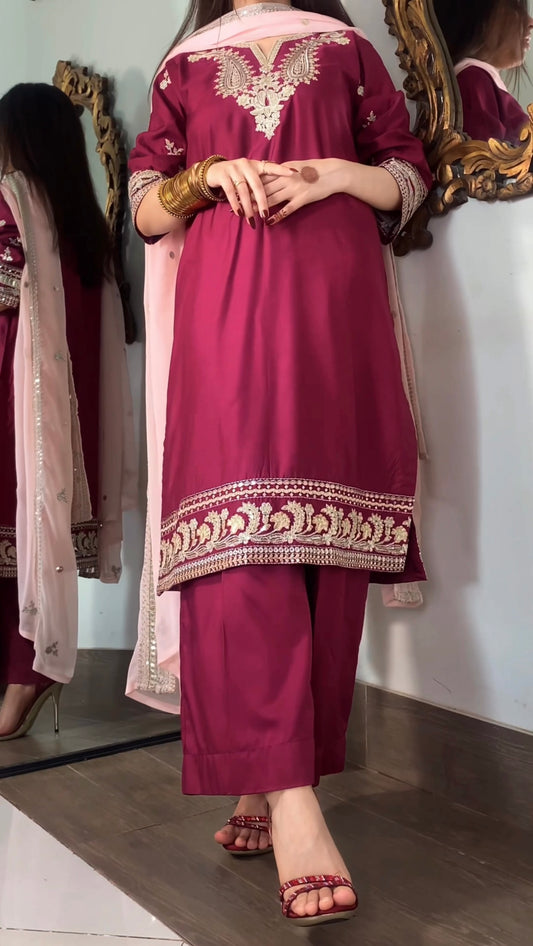 Amna Khurram Formal Collection – Viscose 3 Piece Suit with Embroidered Chiffon Dupatta